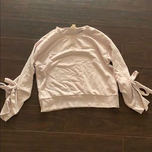 Sweatshirt with ties